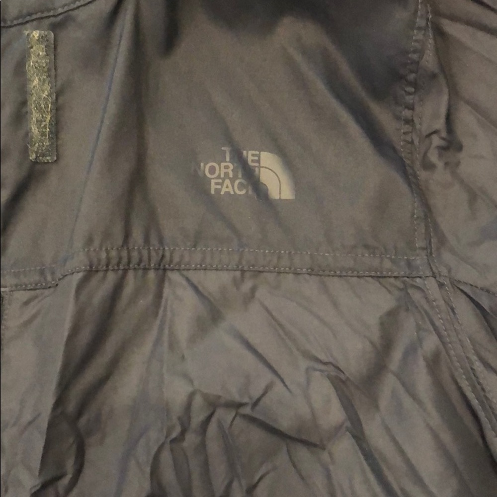 The north face windbreaker - Picture 2 of 3